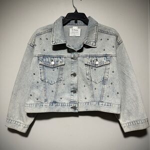 Ci Sono Studded Cropped Light Wash Denim Jacket - Pale Blue
